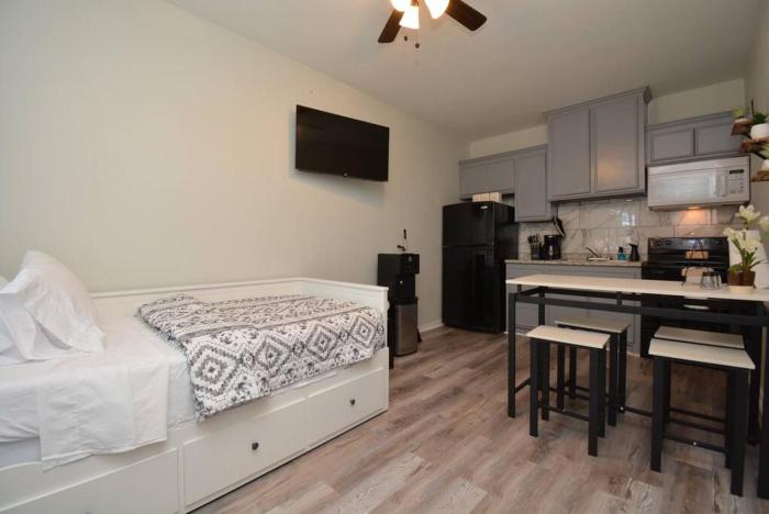 SuperValue Suite #3 @ East End Revitalized