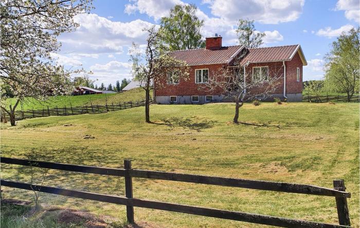 3 Bedroom Beautiful Home In Bullebo