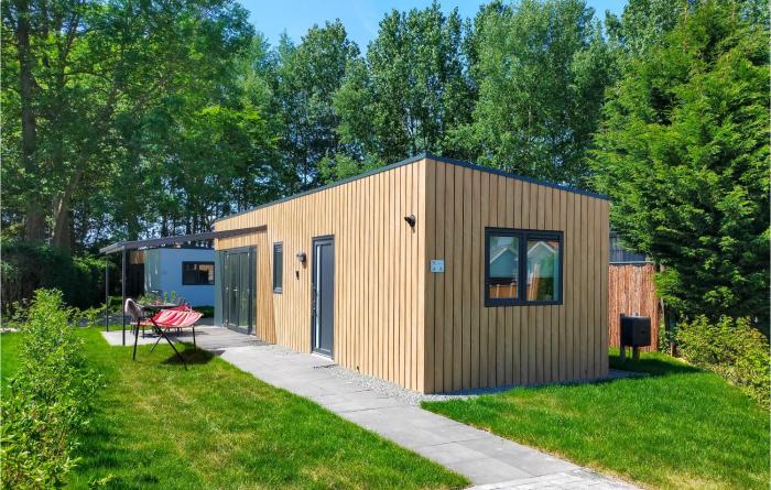 Cozy Home In Heinkenszand With Kitchen