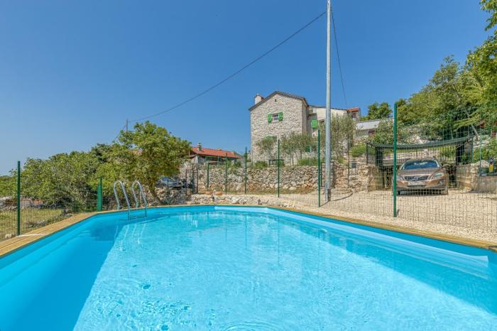 Villa Ana with jacuzzi & swimming pool
