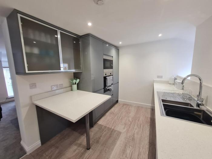 Perfect Location 3 Bed Serviced apartment with Bike Storage for BPW. Close to Brecon Beacons