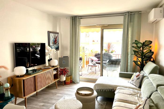 Le Meissonnier bright apartment with terrace