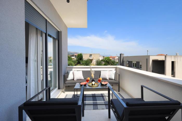 Bonaca apartments with terrace, barbecue and private parking