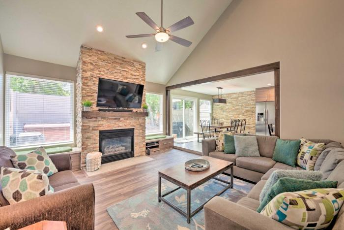 Wasatch R and R Townhome with Grill about 11 Mi to Alta!