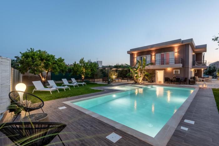 Elenas Village House - Love apartment with Pool and Terrace
