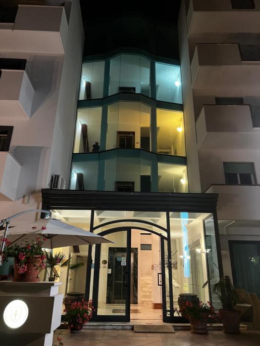 HOTEL TRIESTE