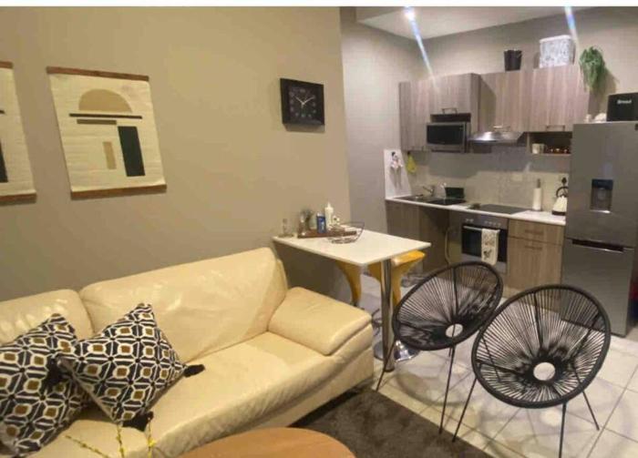 Stylish Dante’s 1-bedroom condo free Wifi & Cinema