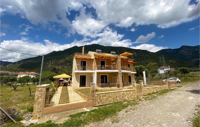 2 Bedroom Nice Apartment In Nafpaktos