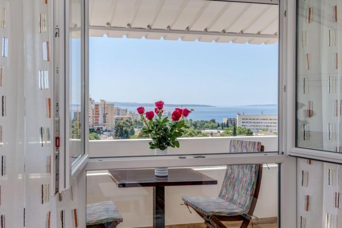 LCT Uptown apartment