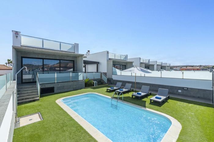 Villa Lola by Villa Plus