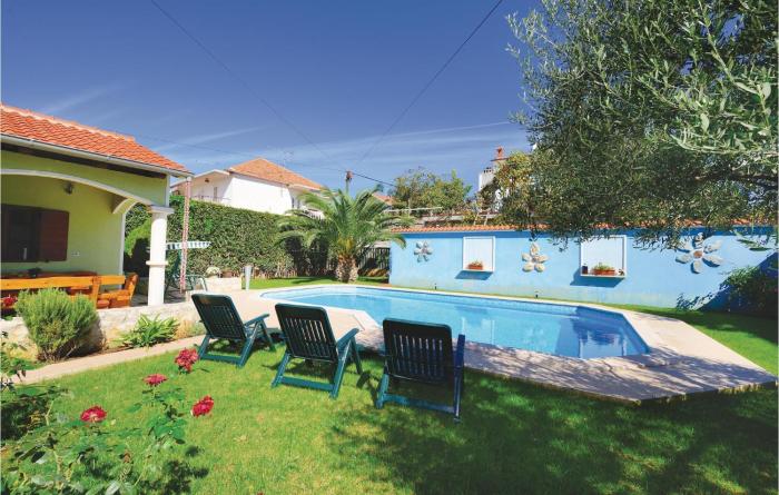 Stunning Apartment In Zadar With 2 Bedrooms, Wifi And Outdoor Swimming Pool
