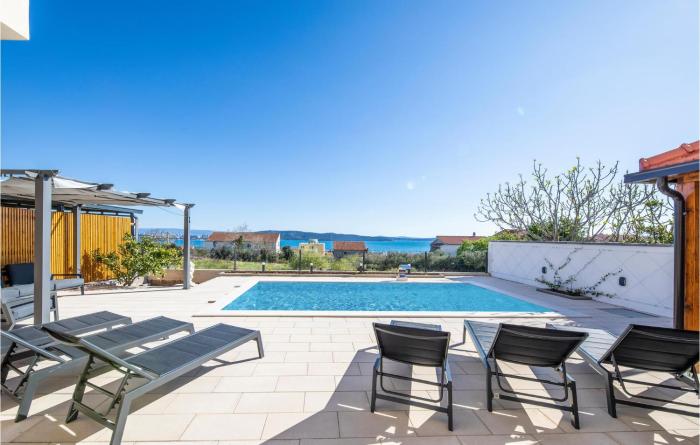 Amazing Apartment In Kastel Gomilica