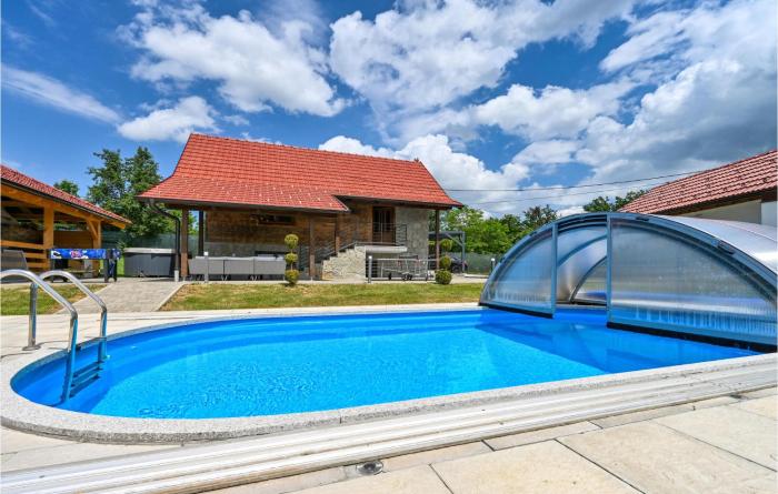 Beautiful home in Stubicke Toplice with Outdoor swimming pool WiFi and 3 Bedrooms