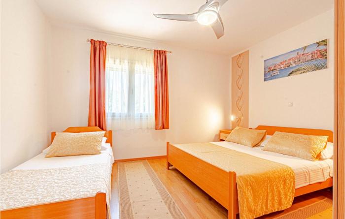 Awesome Apartment In Prizba With 2 Bedrooms, Wifi And Outdoor Swimming Pool