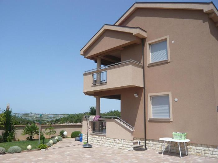 House in Zaton near Sandy Beaches & Nin