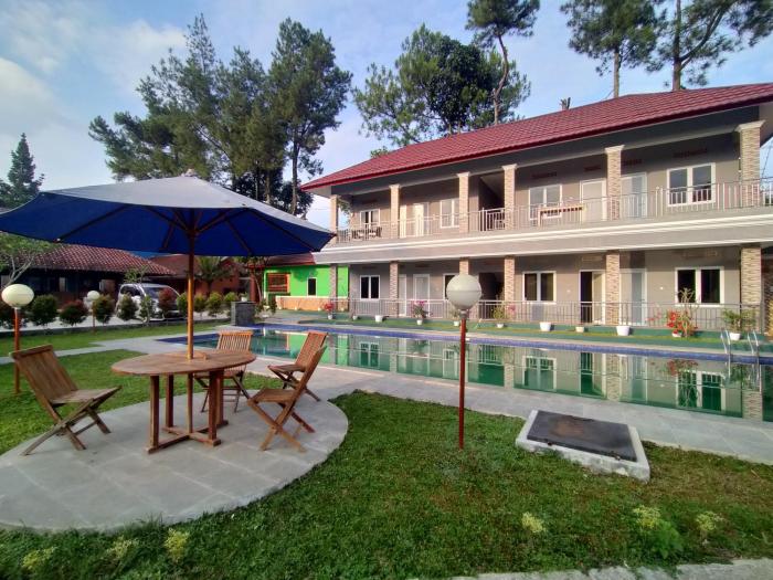 Villa Batu Tua Puncak Mitra RedDoorz
