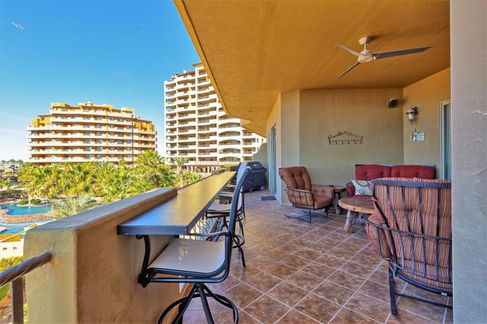 Bella Sirena 304-A - Elegant Oceanview Condo on Sandy Beach