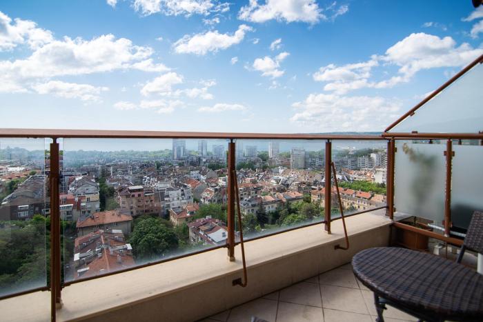 Varna sky apartment 2 BR with parking and NETFLIX