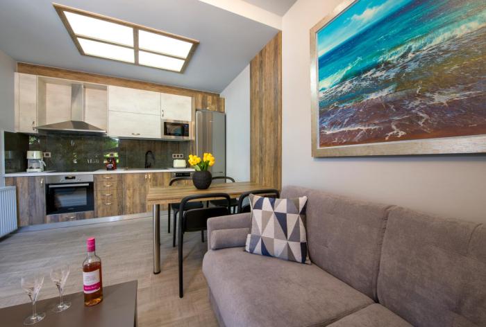 Renas luxury apartment with free private parking