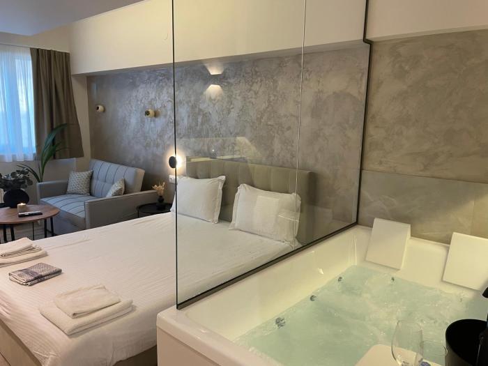 Jacuzzi Suite Ladadika