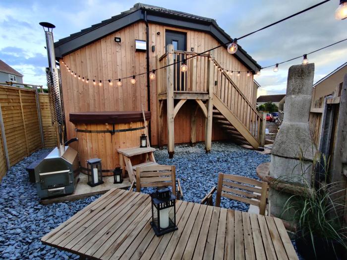 The Studio Cheddar - With Wood Fired Hot Tub, Near Cheddar Gorge