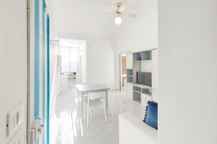 Casa Cicì a 50 mt dal mare nel budello di Finale