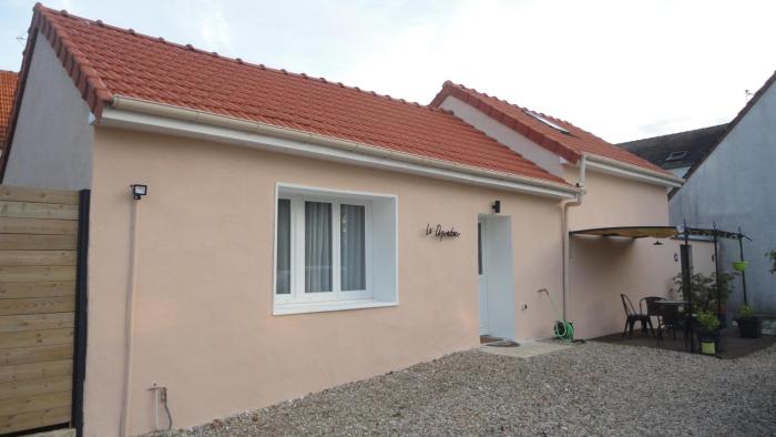 10km to Disneyland - Terrace Parking & Sleeps 4