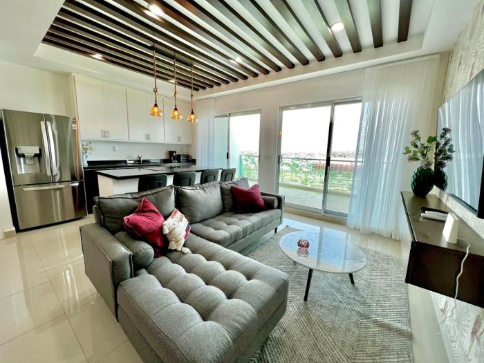 The One D16 Sobre el Malecón Vista al Estadio de Baseball