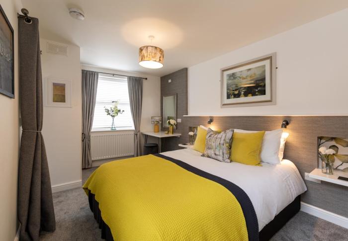 Bijou Romantic Retreat, Whitby centre