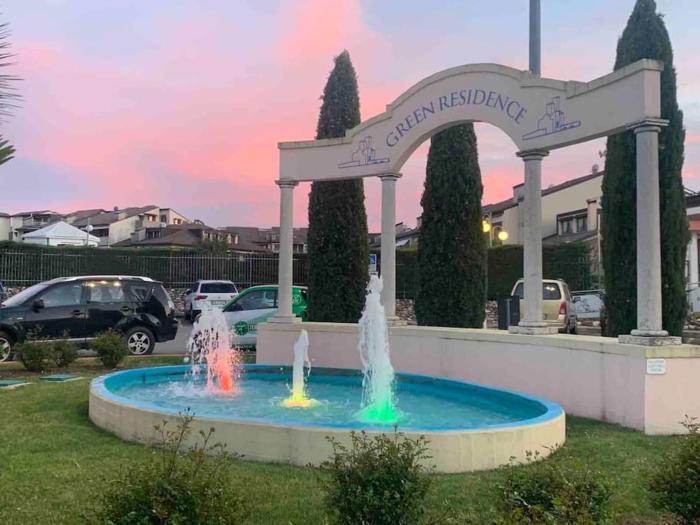 Green Apartment and Pools