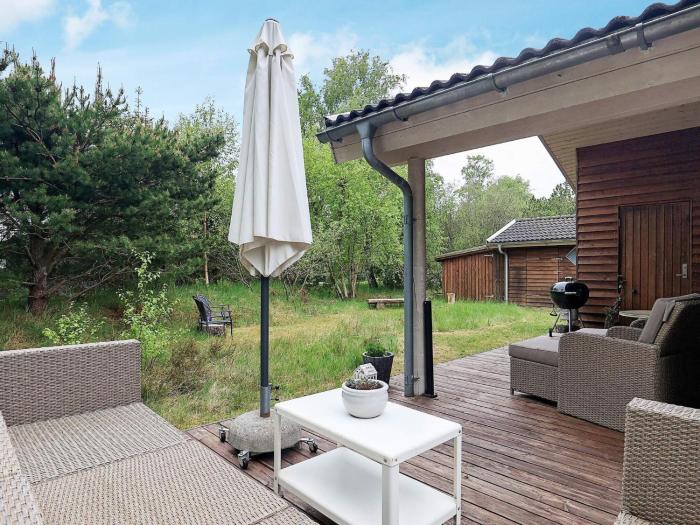 6 person holiday home in Ålbæk-By Traum