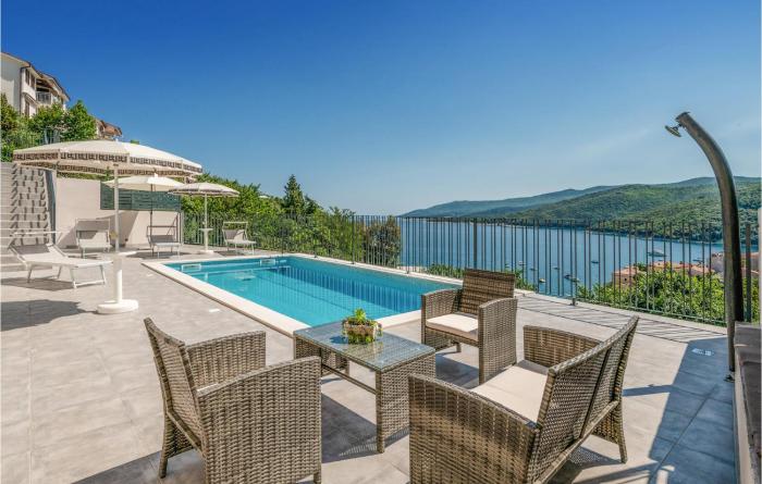 Stunning Home In Rabac With 4 Bedrooms, Wifi And Outdoor Swimming Pool