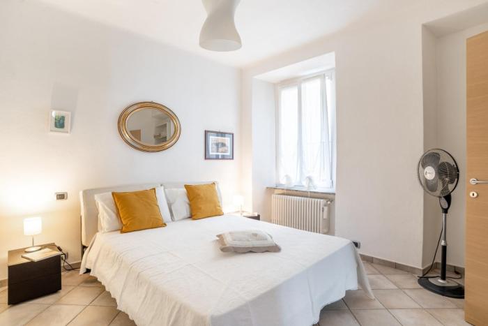 GuestHost - Cosy APT 200m from Como-Borghi Station