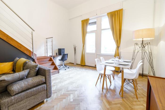 Central Loft-style flat next to Danube