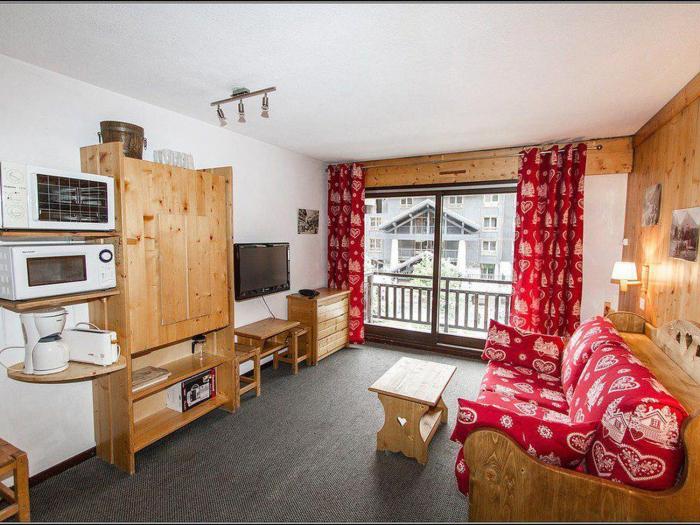 Studio confortable au centre de Val-dIsère avec balcon - FR-1-518-126