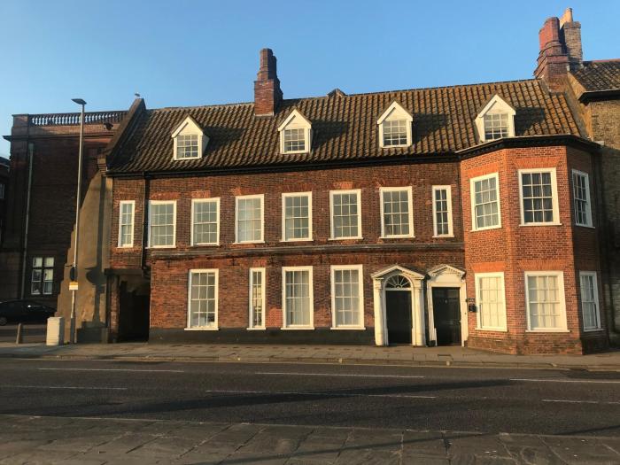 Entire Flat with River View 1E