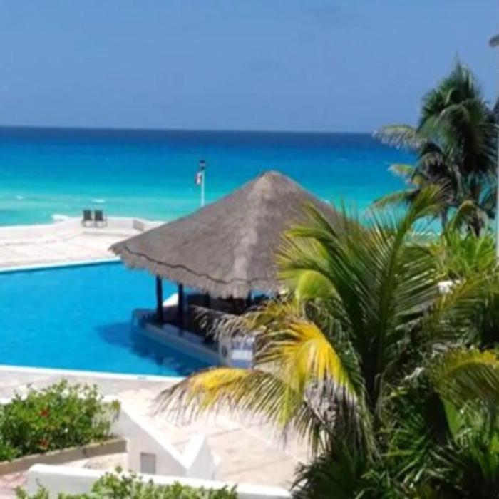 Espectacular Penthouse con Piscina y Vista al Mar en Cancún