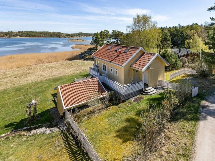 8 person holiday home in STRÖMSTAD-By Traum