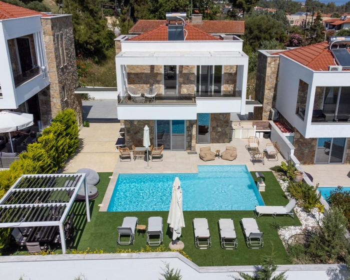 The Miracle Villa - Deluxe, Sea View, BBQ, Private Pool