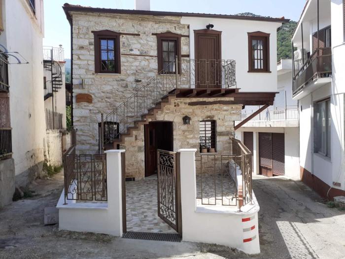 Mamas Home, Kallirachi Village