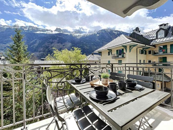 Appartement T3 au Centre de Chamonix avec WIFI et Parking - FR-1-507-3