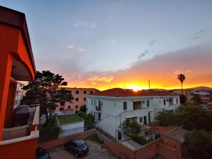 Il mare dietro langolo, attico con parcheggio privato ad Alghero