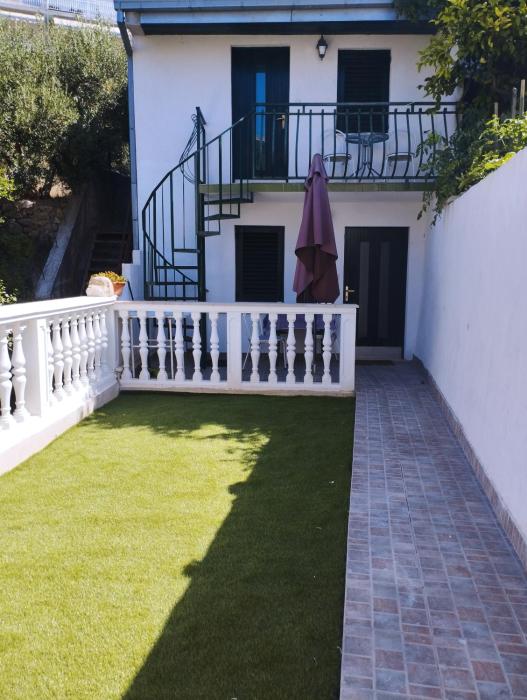 Small House Apartment