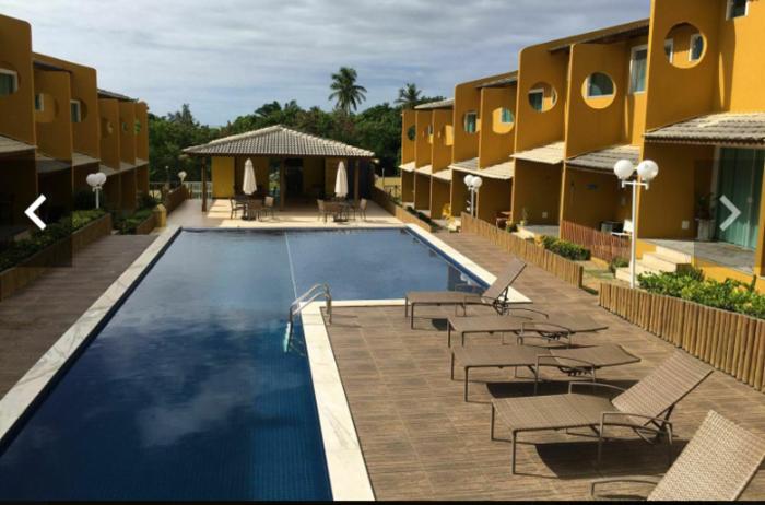 Imbassaí 3 suítes permitido apenas animais de pequeno porte