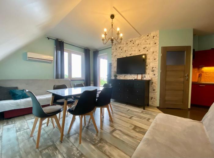 APARTAMENT FAMILIJNY KRYNICA MORSKA - 10 osób 2 poziomy 2 łazienki kuchnia