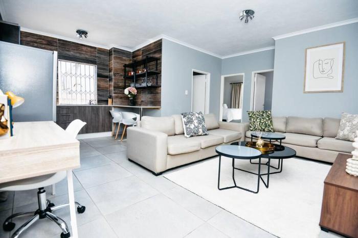 Cosy Hatfield Two Bedroom Apartment by Gautrain