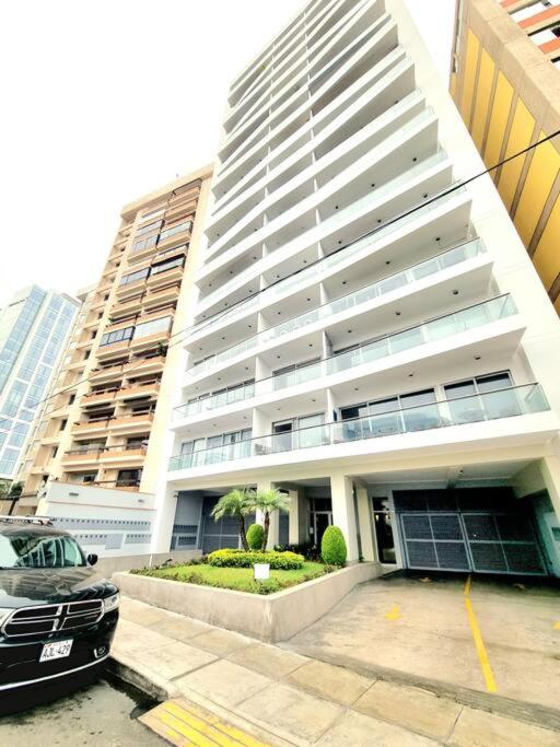 Espacio Luxury Apartments - Malecón 28 de Julio.
