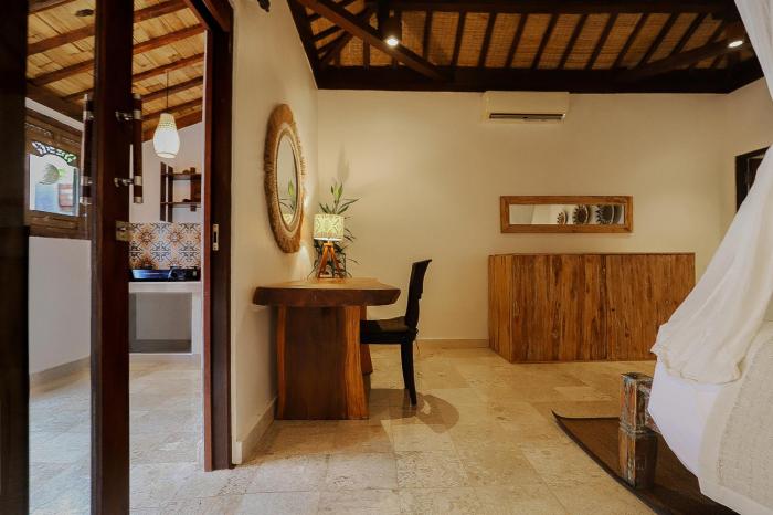 Secret House: a Hidden Paradise for Young Couple