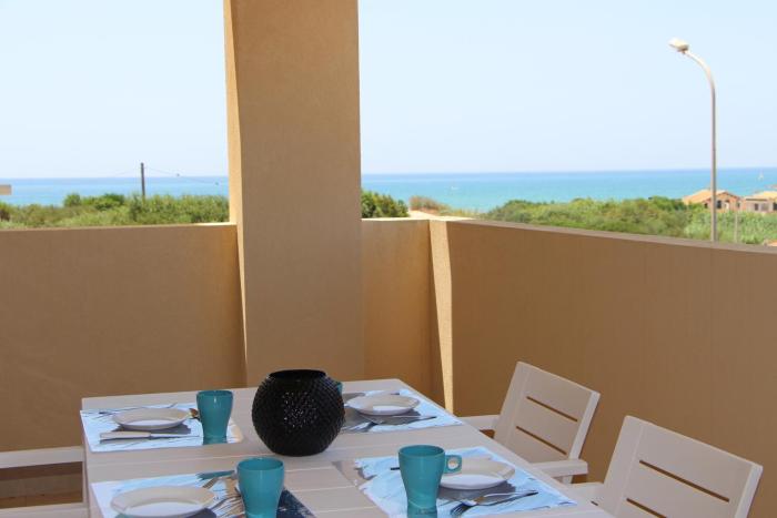 LA FINESTRA SUL MARE