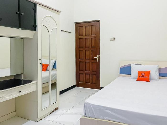 Calvebre House Syariah near Lenmarc Mall Surabaya RedPartner
